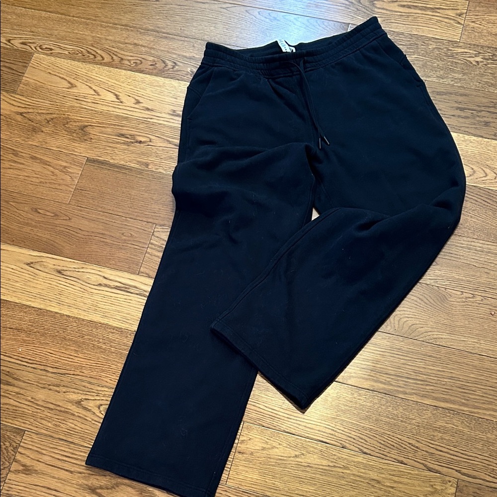 lululemon athletica Women’s Size 12 Black Sweatpants